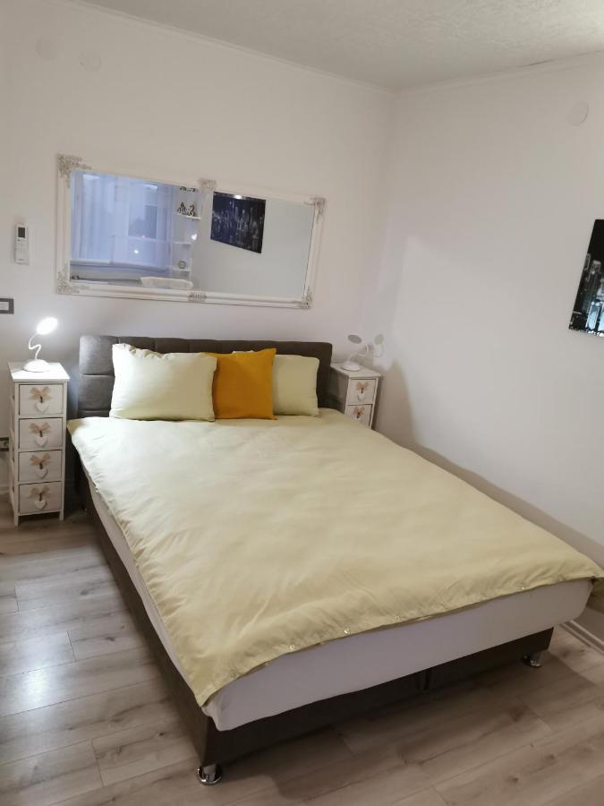 Apartman Enio Vukovar Bagian luar foto