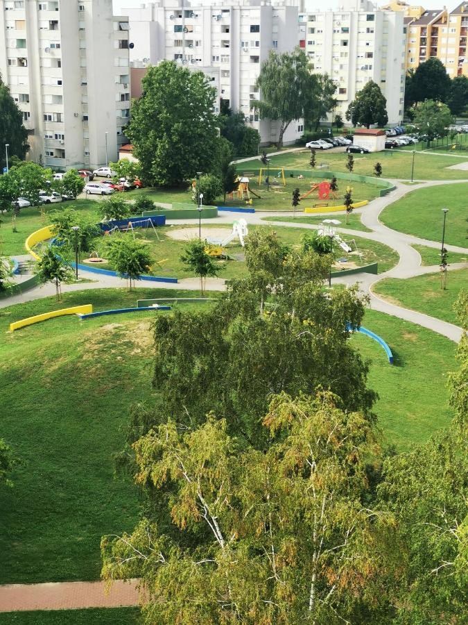 Apartman Enio Vukovar Bagian luar foto